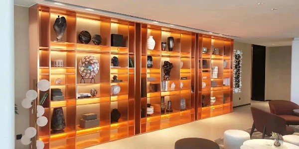 <i style='color:red'>高端不锈钢展示柜效果图欣赏</i>